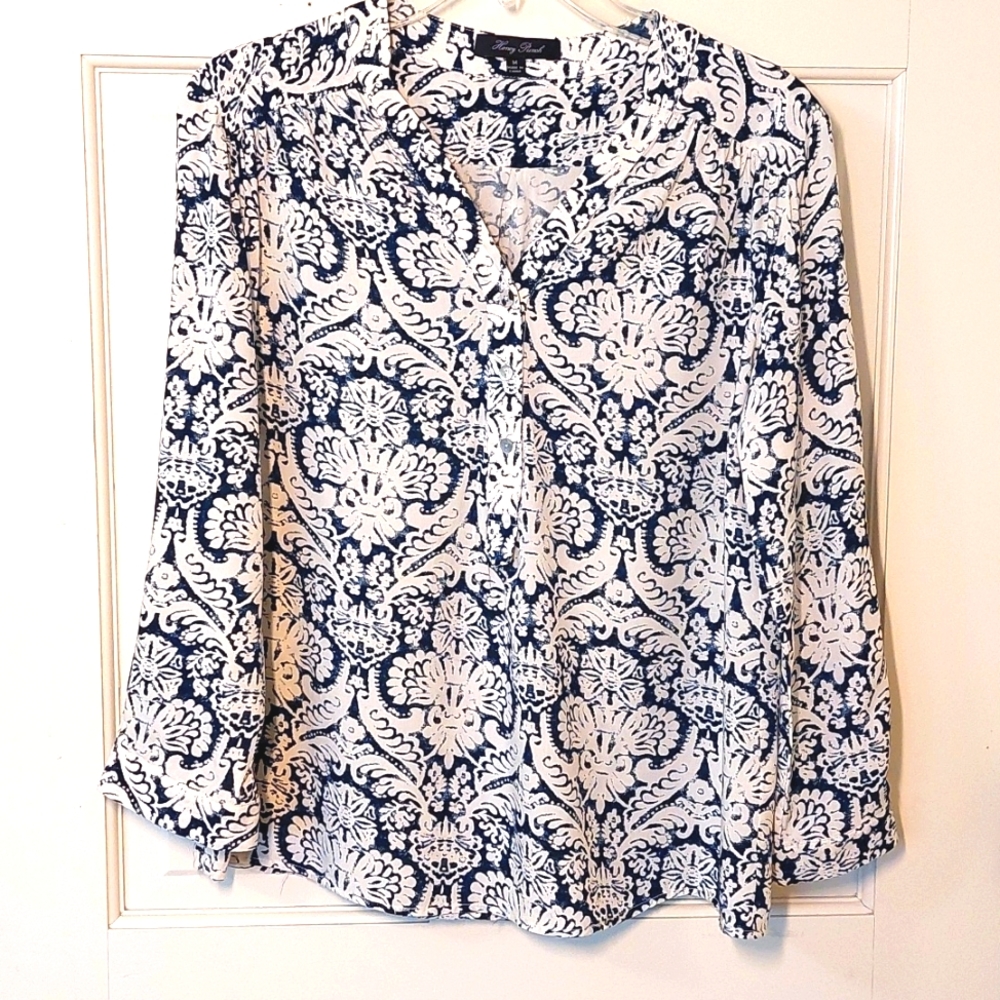 Anthropologie Honey Punch Navy/white Floral Batik Print Popover Top, Size M.
